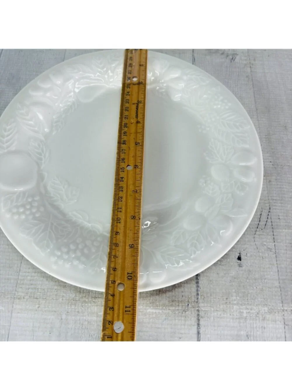 Gibson FRUIT Embossed Fruit White Shades Ceramic 10 1/8